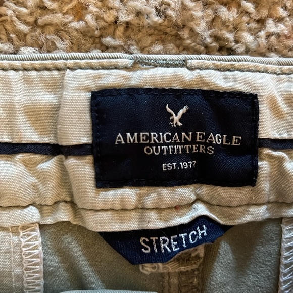 American Eagle Outfitters Stretch Midi Size 8 Green Shorts - Picture 2 of 5